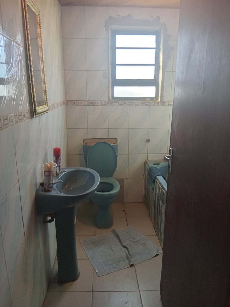 2 Bedroom Property for Sale in Kwa Nobuhle Eastern Cape